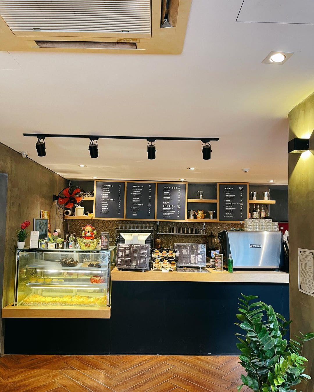 quán cafe Aroi Dessert Cafe