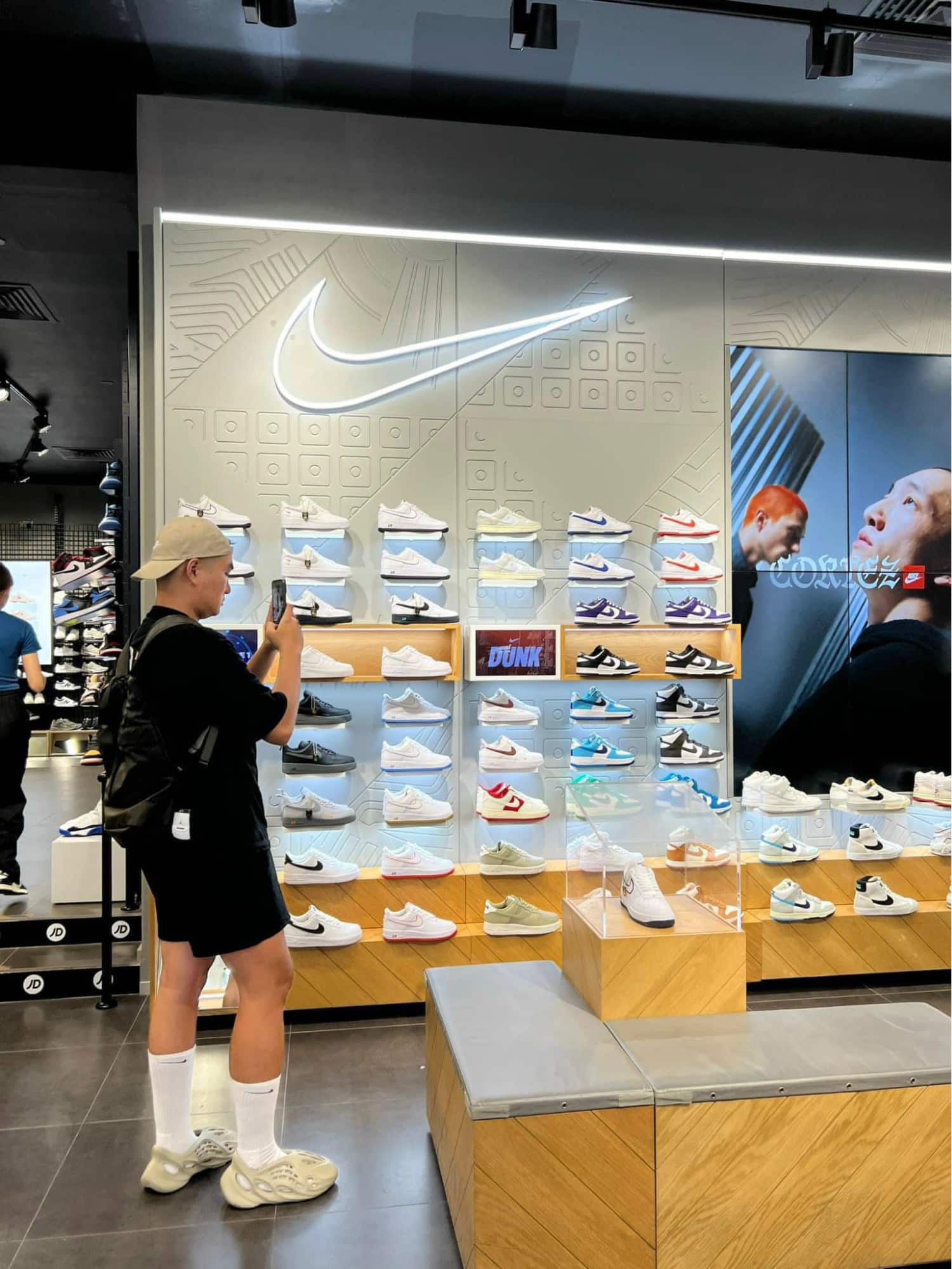 Cửa Hàng Nike Hà Nội Hàng Bông