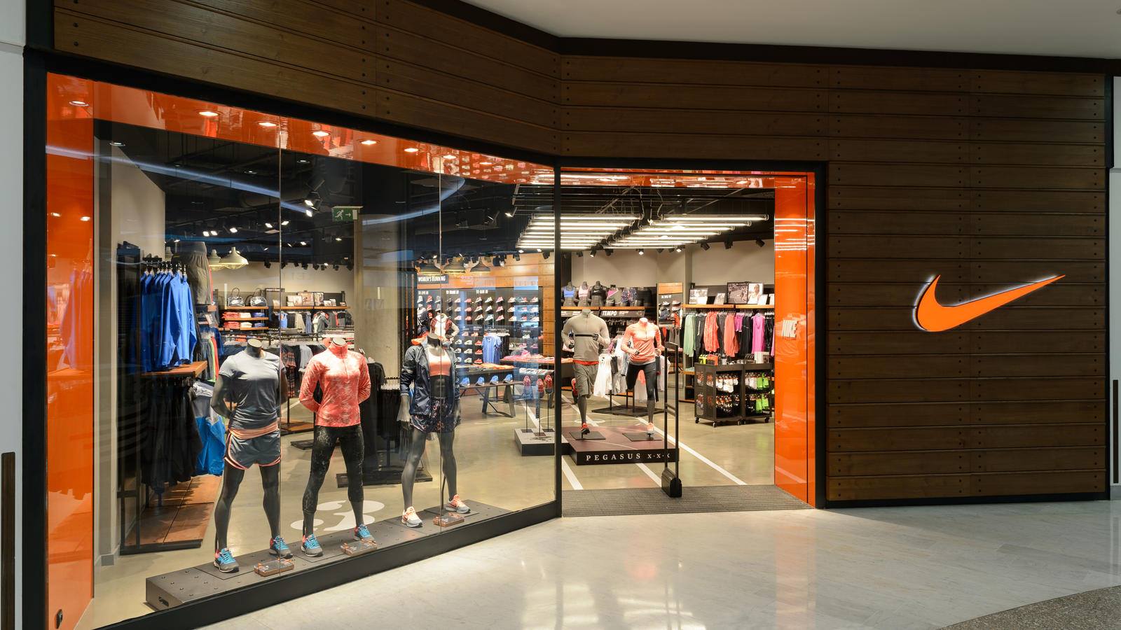 Nike Aeon Mall Long Biên