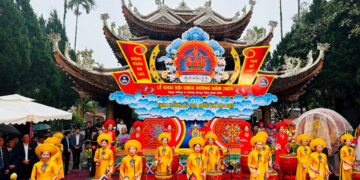 địa điểm chơi tết ở hà nội - Lễ Hội Chùa Hương
